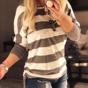 Express🌟LIKE NEW! Gray and White Express shirt!